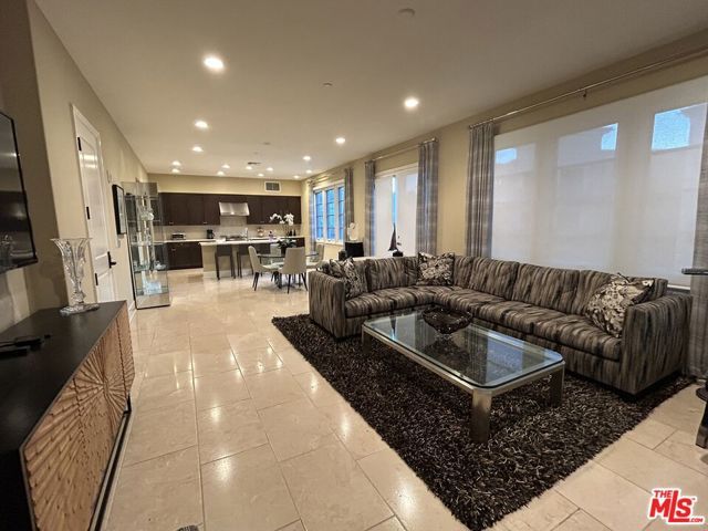 23500 Park Sorrento C33, Calabasas, CA 91302