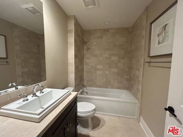 23500 Park Sorrento C33, Calabasas, CA 91302