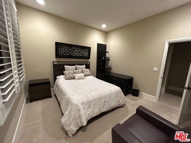 23500 Park Sorrento C33, Calabasas, CA 91302