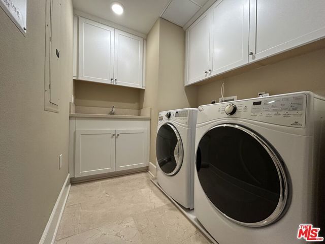 23500 Park Sorrento C33, Calabasas, CA 91302