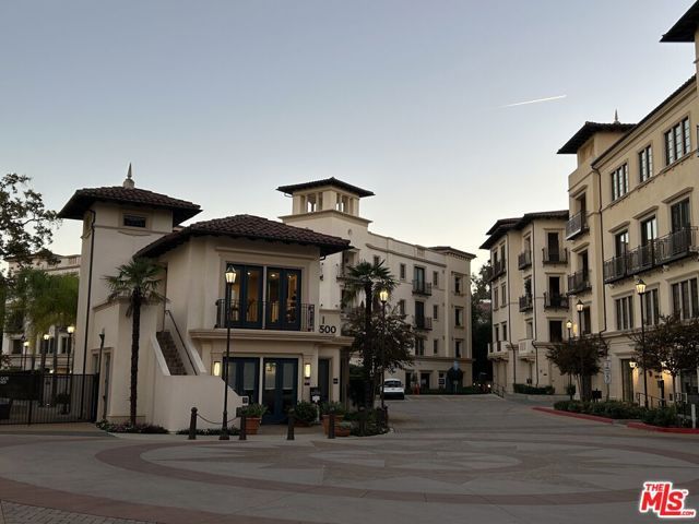 23500 Park Sorrento C33, Calabasas, CA 91302