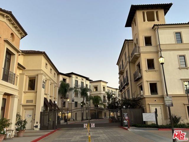 23500 Park Sorrento C33, Calabasas, CA 91302