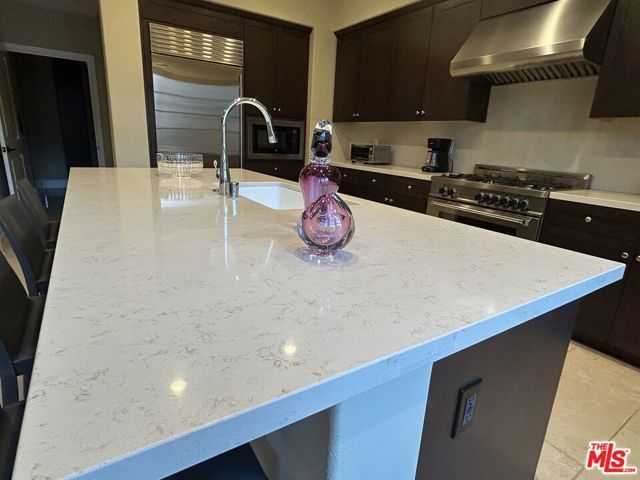 23500 Park Sorrento C33, Calabasas, CA 91302