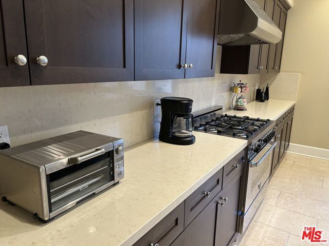 23500 Park Sorrento C33, Calabasas, CA 91302