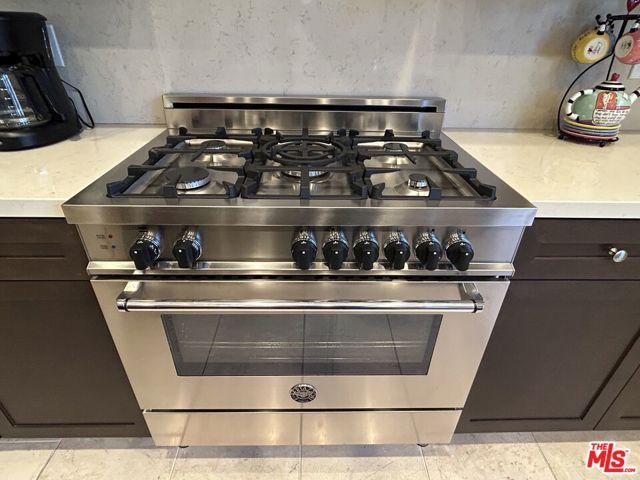 23500 Park Sorrento C33, Calabasas, CA 91302