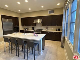 23500 Park Sorrento C33, Calabasas, CA 91302