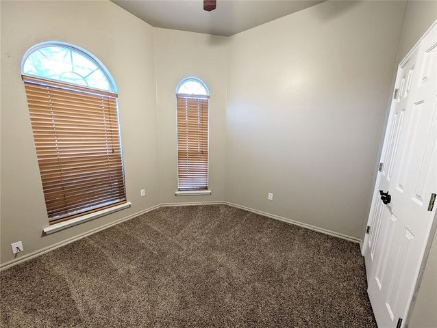 4801 Deer Ridge Boulevard, Yukon, OK 73099