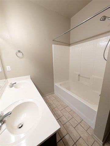 4801 Deer Ridge Boulevard, Yukon, OK 73099