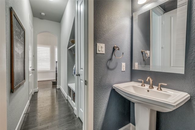 10565 Plumwood Parkway, Dallas, TX 75238