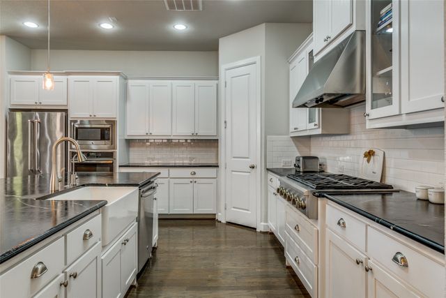 10565 Plumwood Parkway, Dallas, TX 75238