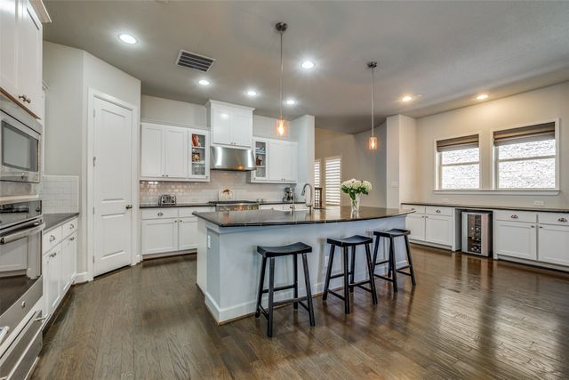 10565 Plumwood Parkway, Dallas, TX 75238