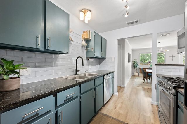 3913 Leafield DR, Austin, TX 78749