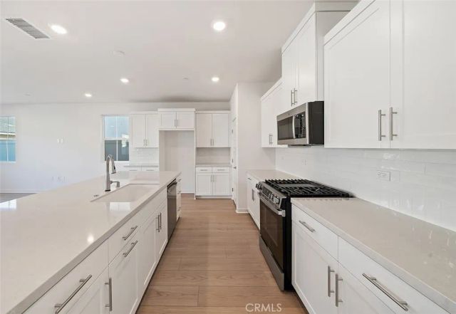 3813 Crossen Drive, Corona, CA 92883