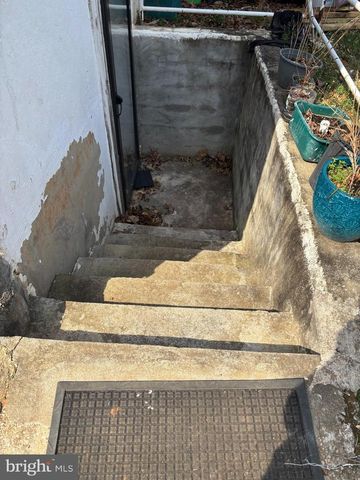 3845 PINEWOOD TER, Falls Church, VA 22041