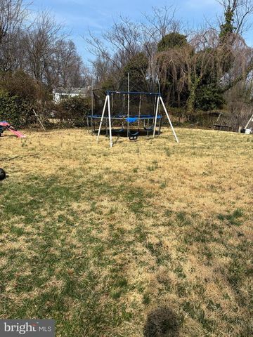 3845 PINEWOOD TER, Falls Church, VA 22041