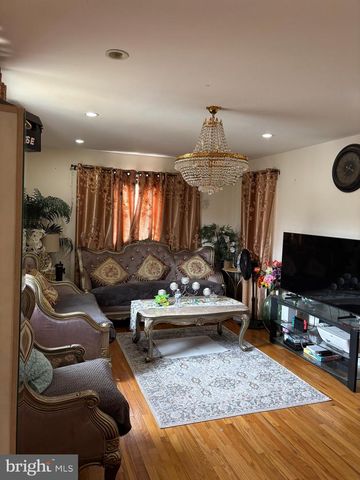 3845 PINEWOOD TER, Falls Church, VA 22041