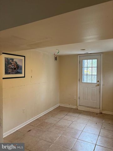 3845 PINEWOOD TER, Falls Church, VA 22041