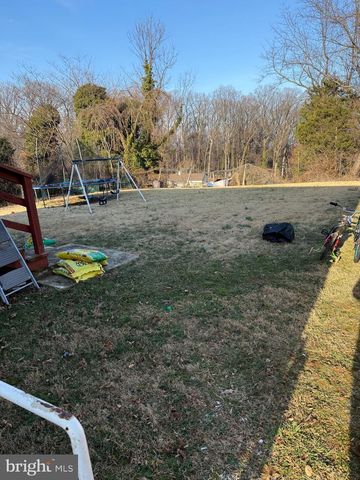 3845 PINEWOOD TER, Falls Church, VA 22041