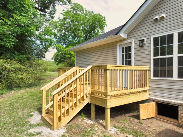 200 Larkin Springs Rd, Madison, TN 37115