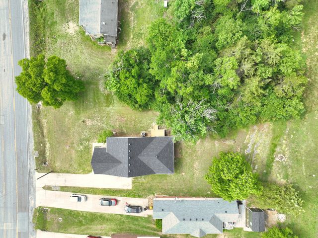 200 Larkin Springs Rd, Madison, TN 37115