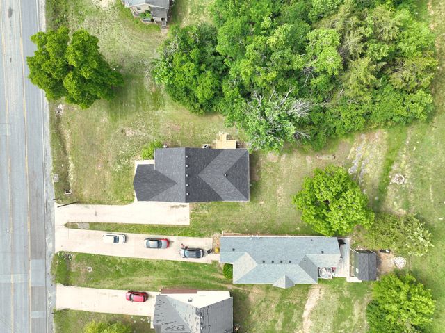 200 Larkin Springs Rd, Madison, TN 37115