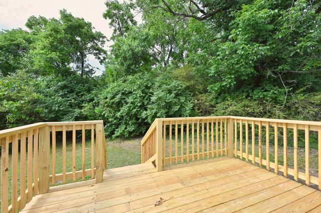 200 Larkin Springs Rd, Madison, TN 37115