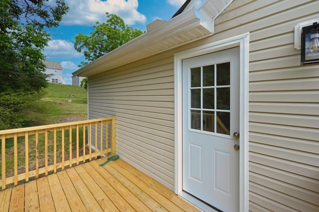 200 Larkin Springs Rd, Madison, TN 37115