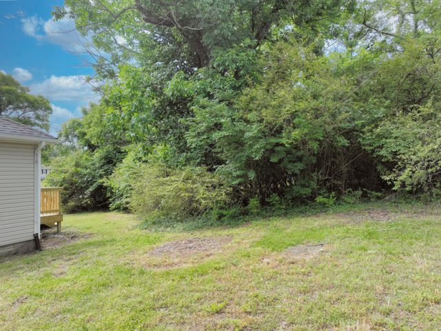 200 Larkin Springs Rd, Madison, TN 37115
