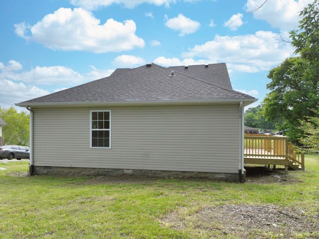 200 Larkin Springs Rd, Madison, TN 37115