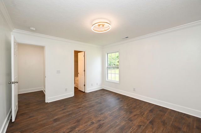 200 Larkin Springs Rd, Madison, TN 37115
