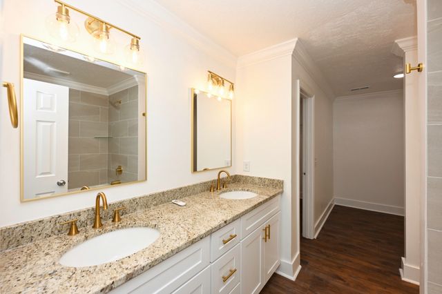 200 Larkin Springs Rd, Madison, TN 37115