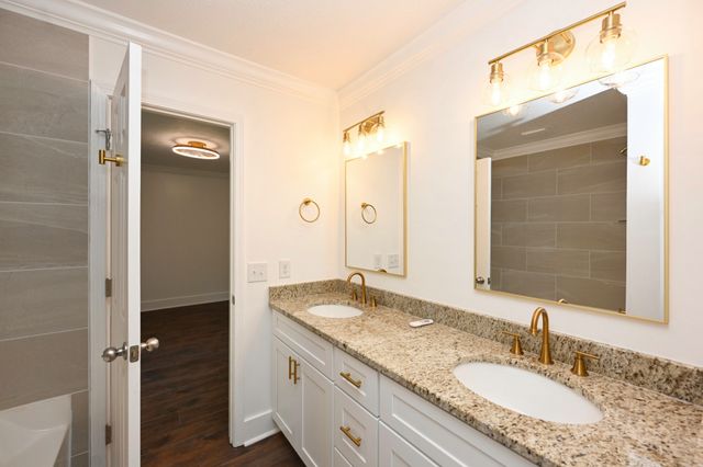 200 Larkin Springs Rd, Madison, TN 37115