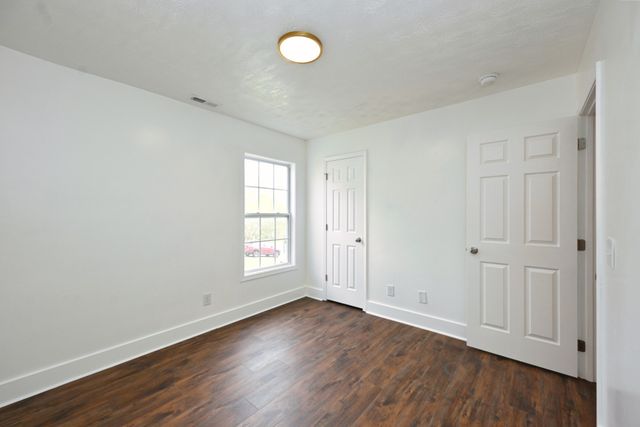 200 Larkin Springs Rd, Madison, TN 37115