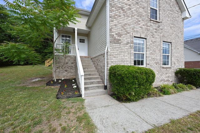 200 Larkin Springs Rd, Madison, TN 37115