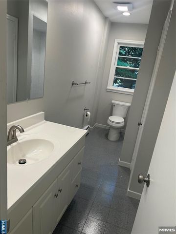 235 Ramapo Hills Boulevard 1, Franklin Lakes, NJ 07417