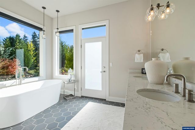 8478 Valley Wy SE, Turner, OR 97392