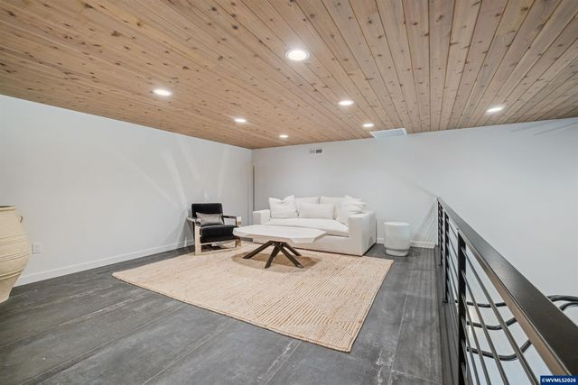8478 Valley Wy SE, Turner, OR 97392
