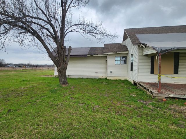 7662 NW County Road 1300, Barry, TX 75102