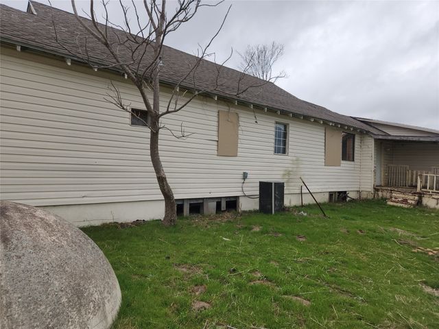 7662 NW County Road 1300, Barry, TX 75102