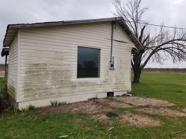 7662 NW County Road 1300, Barry, TX 75102