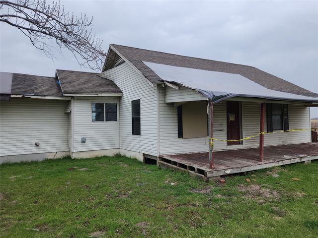 7662 NW County Road 1300, Barry, TX 75102