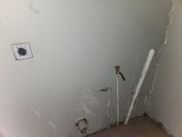 7662 NW County Road 1300, Barry, TX 75102