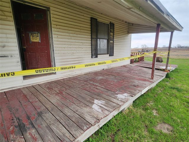 7662 NW County Road 1300, Barry, TX 75102