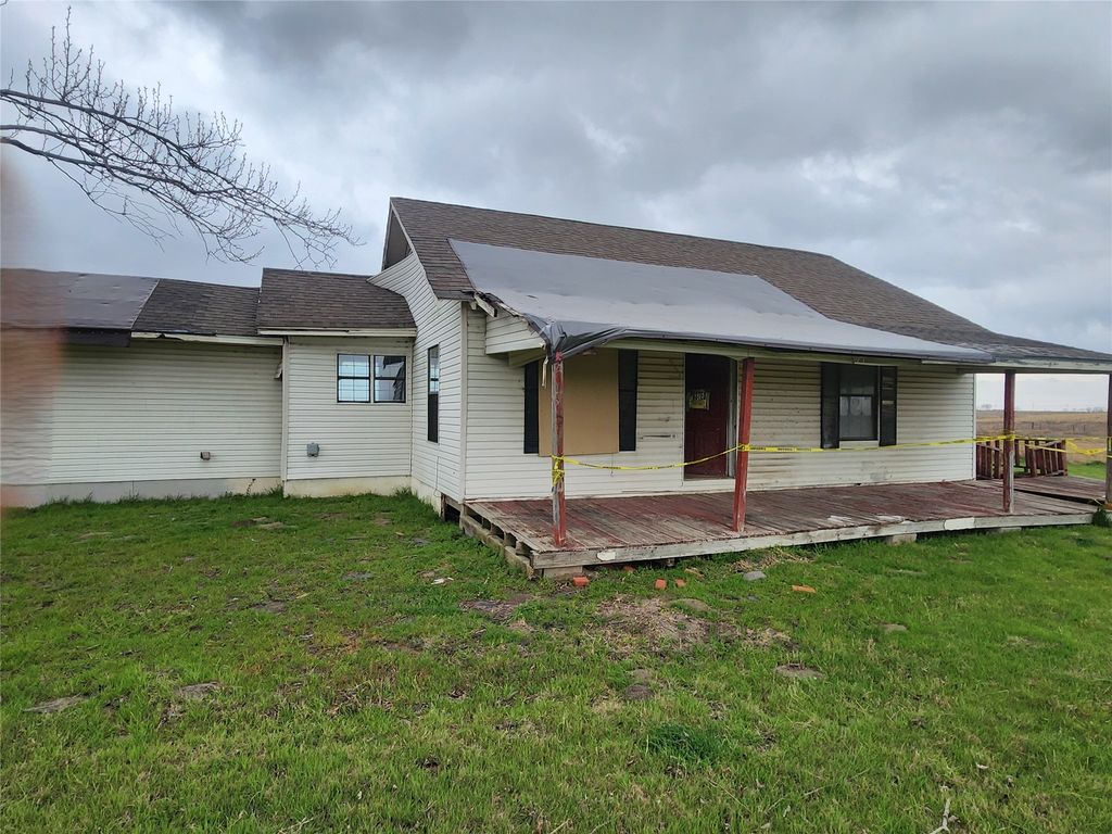 7662 NW County Road 1300, Barry, TX 75102