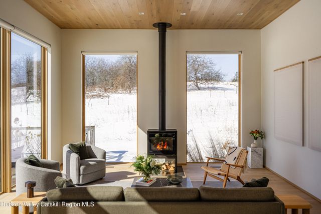 49 Fox Lane, Tivoli, NY 12583