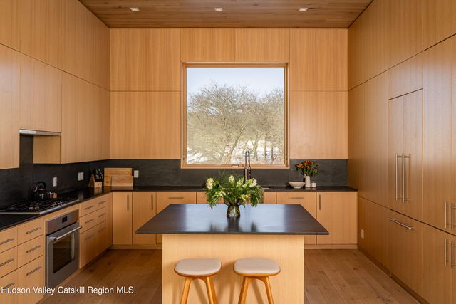 49 Fox Lane, Tivoli, NY 12583