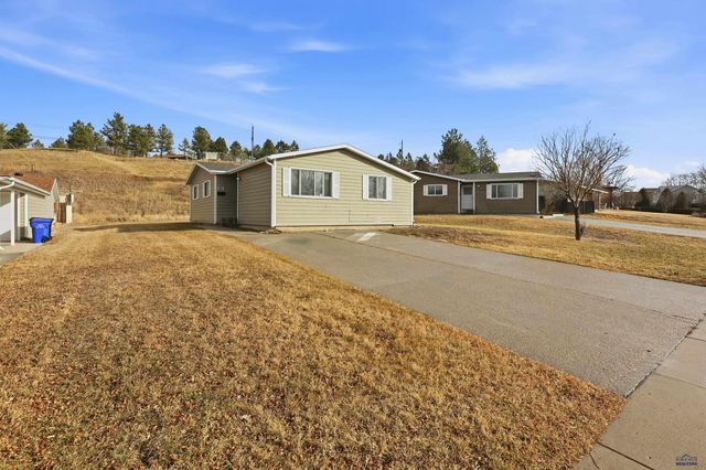 930 E OAKLAND, Rapid City, SD 57701