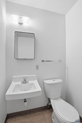 930 E OAKLAND, Rapid City, SD 57701