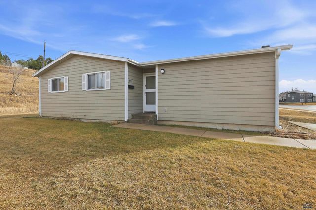 930 E OAKLAND, Rapid City, SD 57701