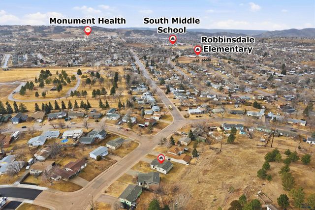 930 E OAKLAND, Rapid City, SD 57701